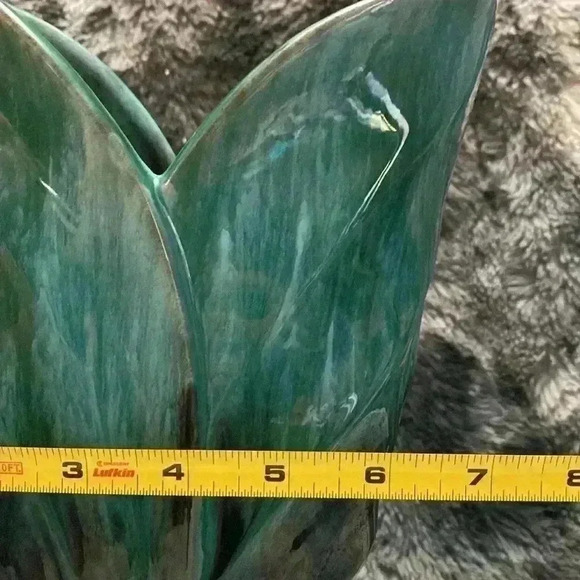 Vintage Blue Mountain Pottery BMP Large Open Leaf  Style Vase, Green Glaze - Picture 15 of 16